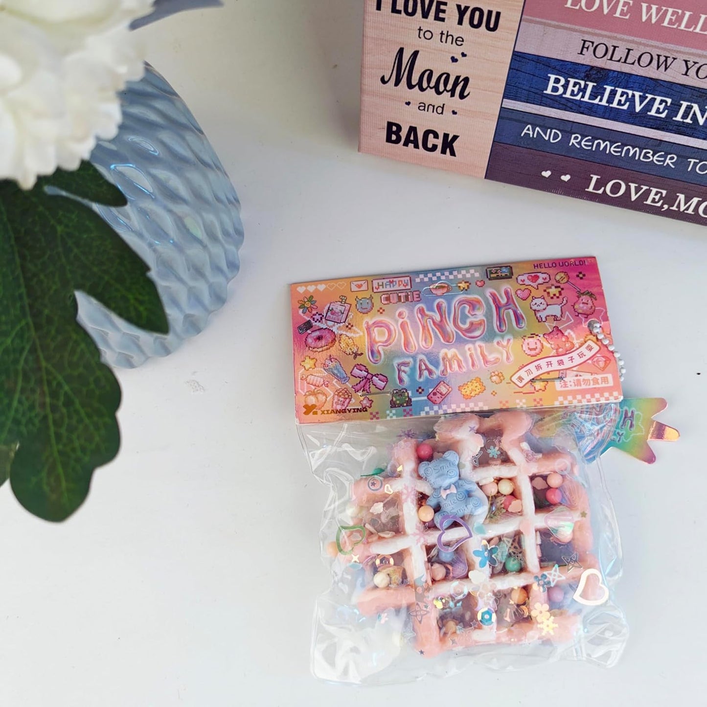 Waffle-shaped squishy toy