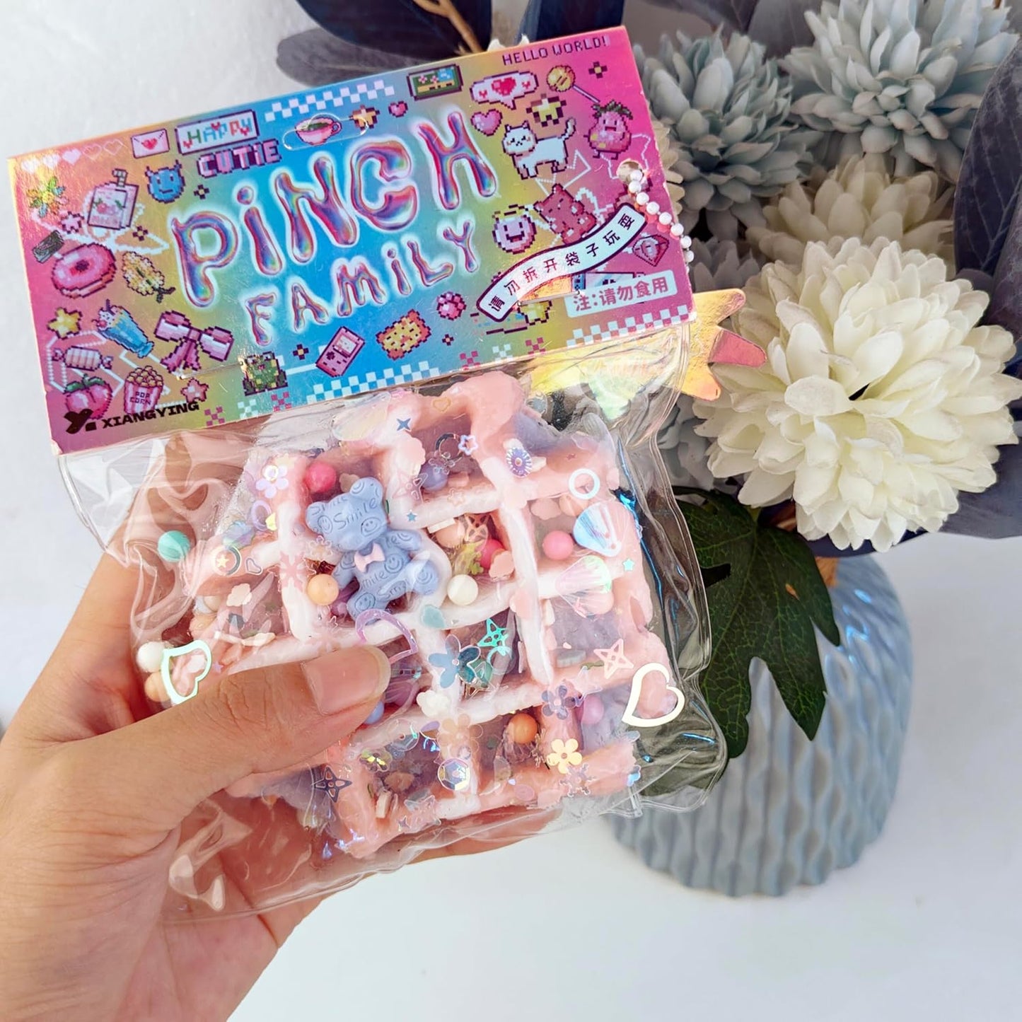 Waffle-shaped squishy toy