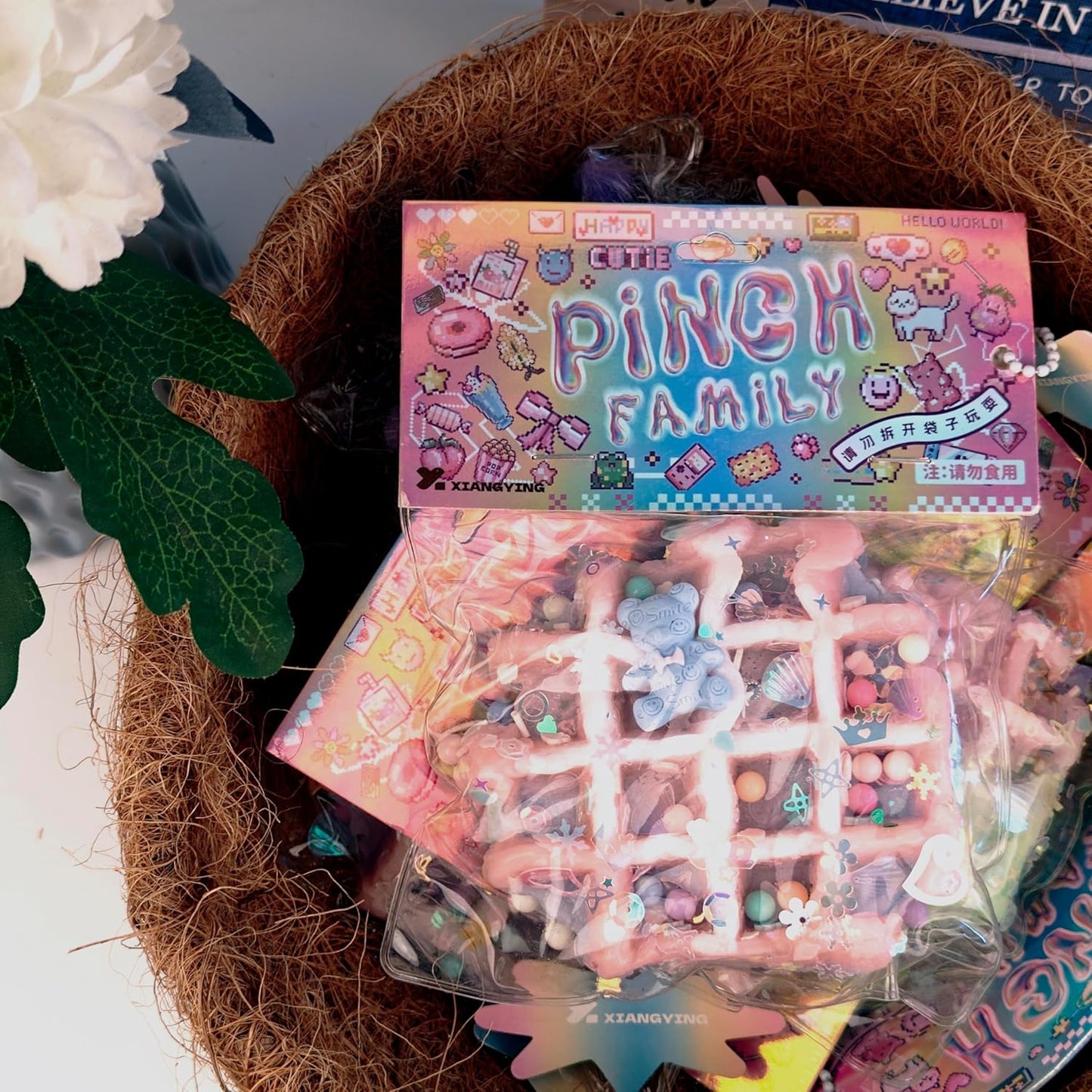 Waffle-shaped squishy toy