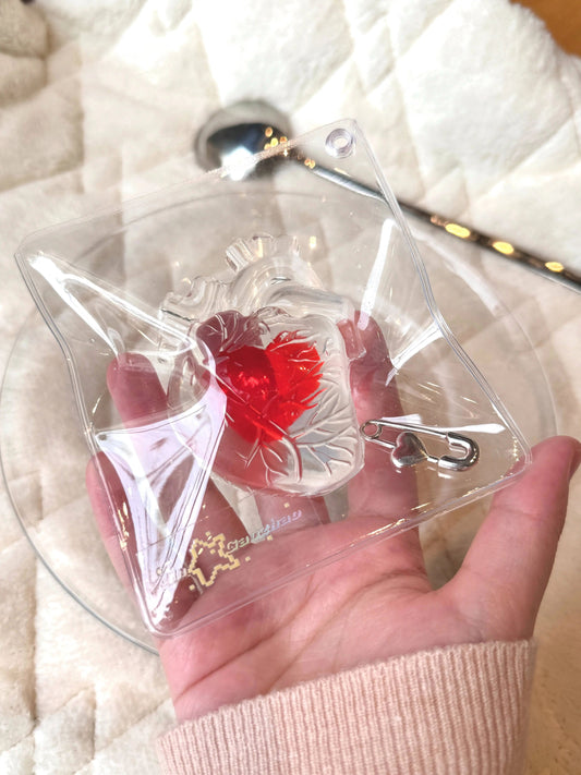 Squeeze the quicksand heart