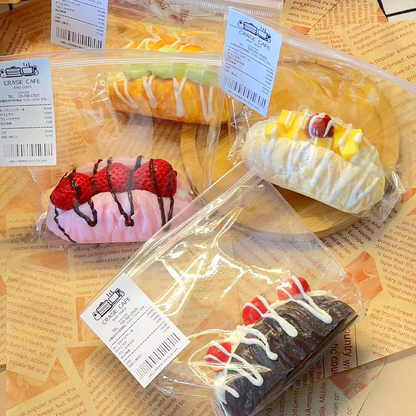 Squeeze the cream-filled bread.